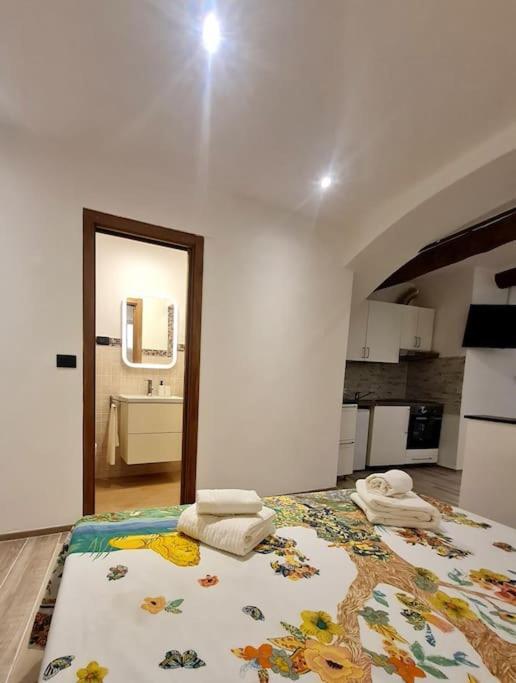 Le Prie Rooms เจนัว ภายนอก รูปภาพ
